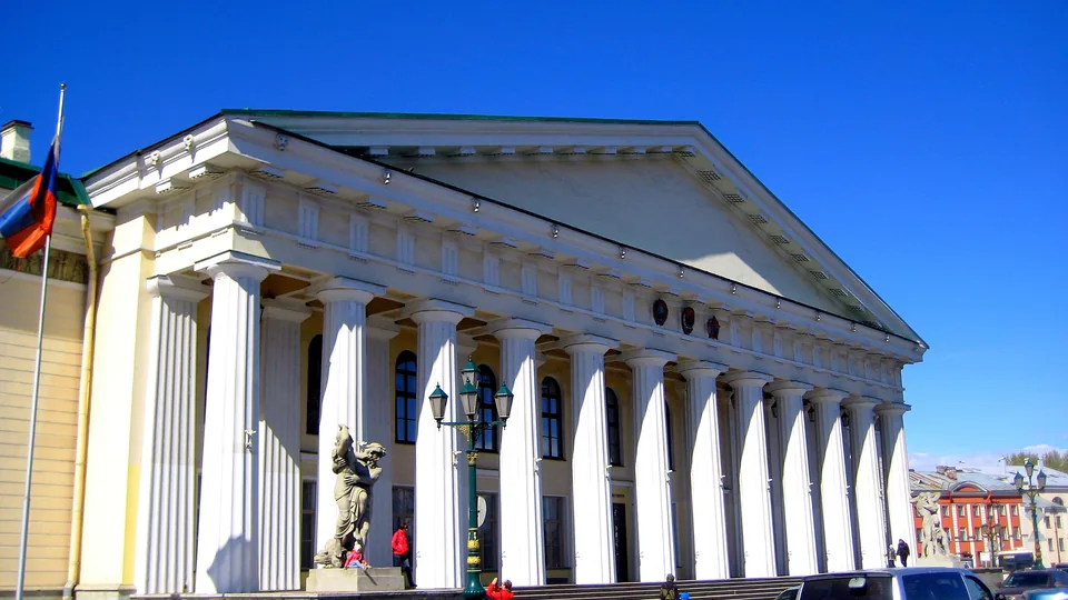 St. Petersburg Madencilik Üniversitesi kampüsü